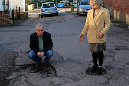 Jeremy Hilton and Isabel and Gloucester's poor roads